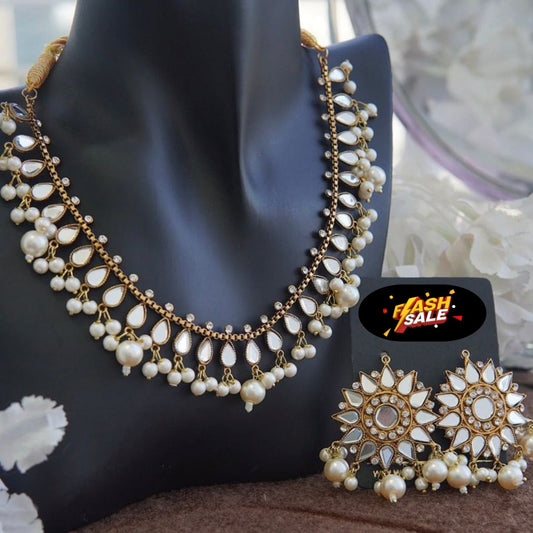 Kundan pearls set