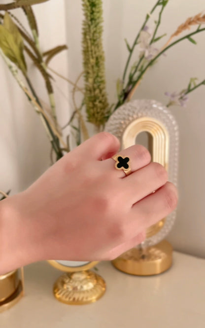 Clover ring