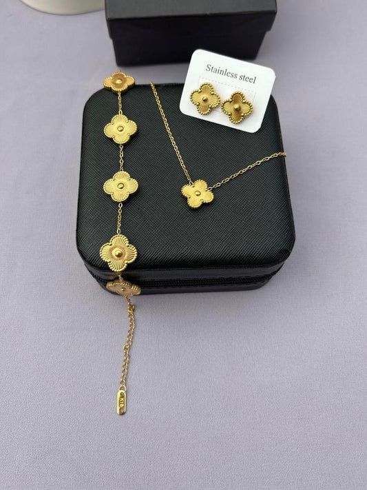 Golden clover set